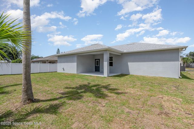 183 Massini Avenue NW, Palm Bay, FL 32907