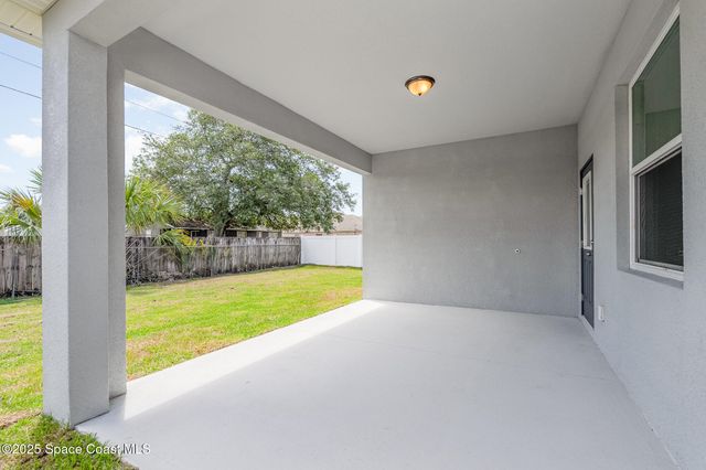 183 Massini Avenue NW, Palm Bay, FL 32907