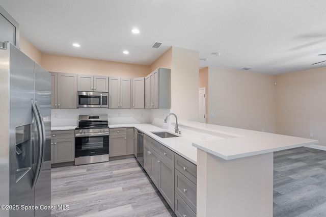 183 Massini Avenue NW, Palm Bay, FL 32907