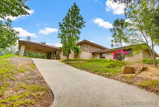 3725 Via Cielo Azul, Alpine, CA 91901