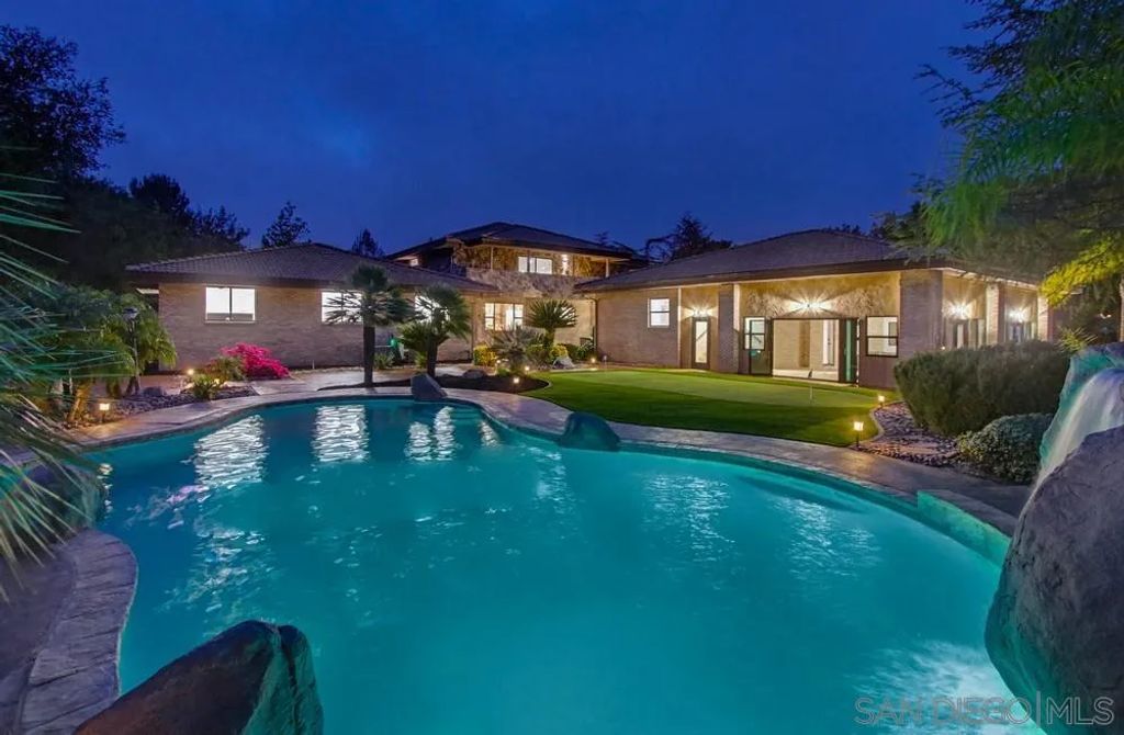 3725 Via Cielo Azul, Alpine, CA 91901