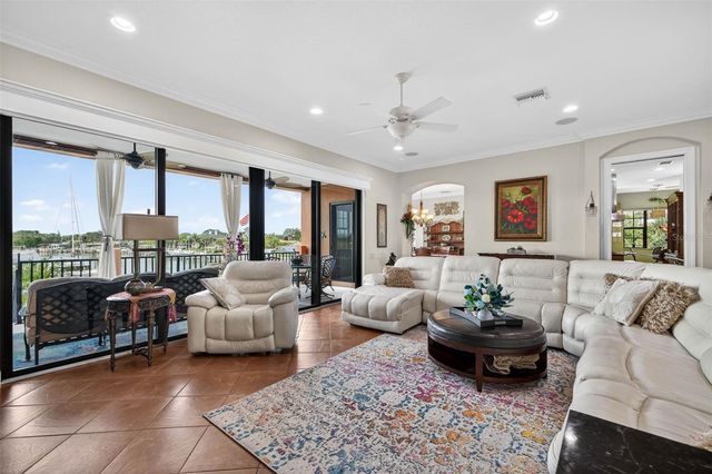 4401 38TH STREET S, St Petersburg, FL 33711