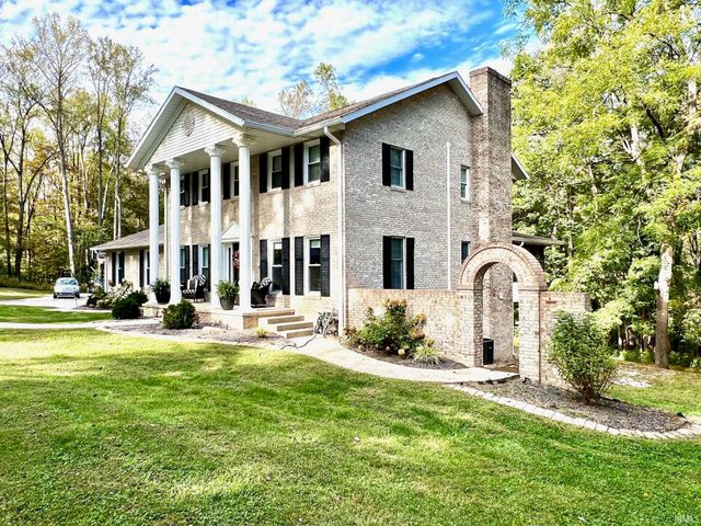 307 The Woods, Bedford, IN 47421