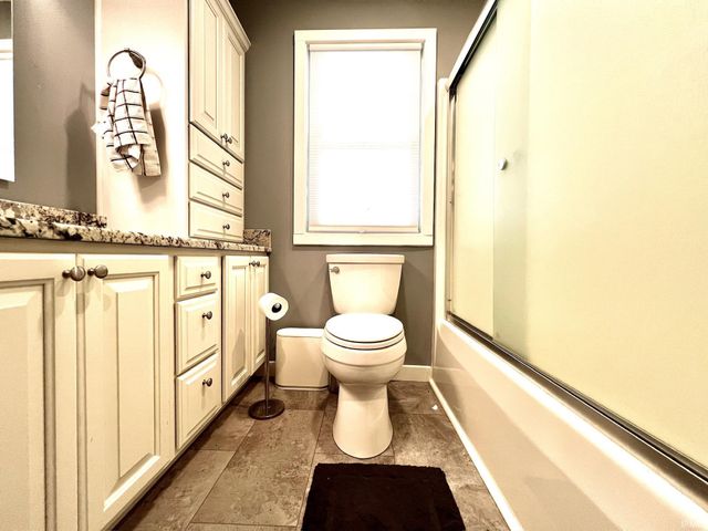 307 The Woods, Bedford, IN 47421