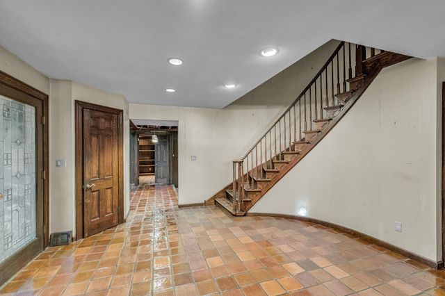 2 THREE PONDS LN, Newtown, PA 18940