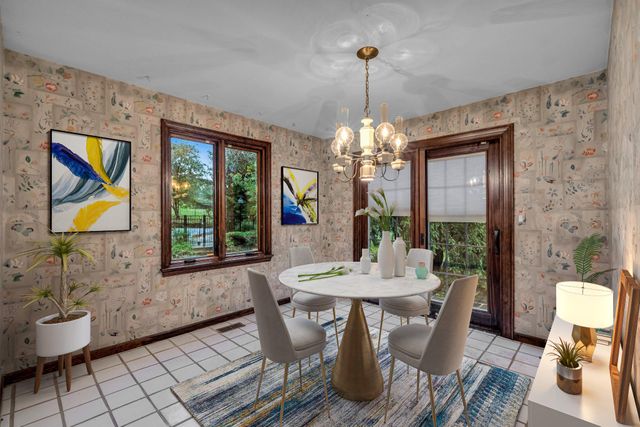 2 THREE PONDS LN, Newtown, PA 18940
