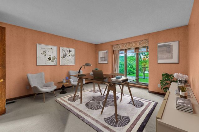 2 THREE PONDS LN, Newtown, PA 18940