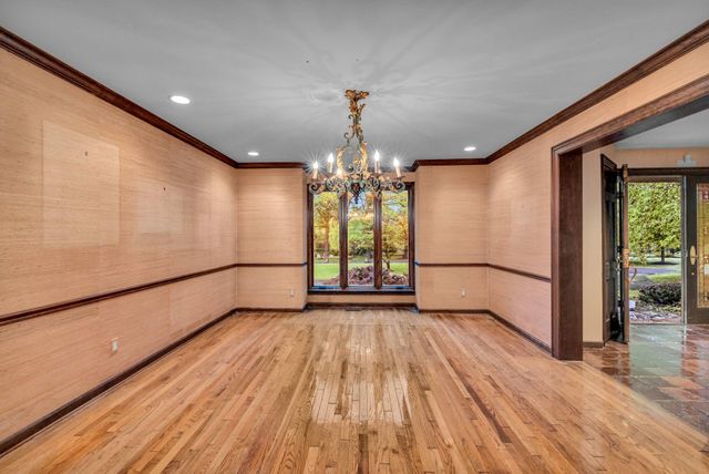 2 THREE PONDS LN, Newtown, PA 18940