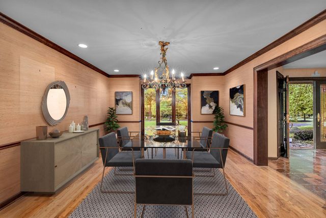 2 THREE PONDS LN, Newtown, PA 18940