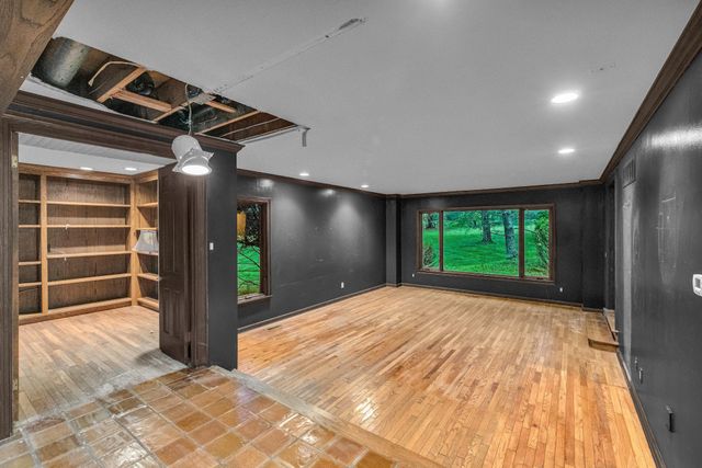 2 THREE PONDS LN, Newtown, PA 18940