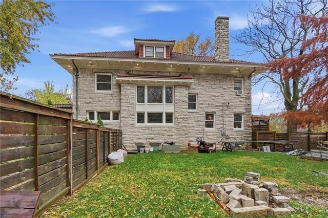 444 Gladstone Boulevard, Kansas City, MO 64124