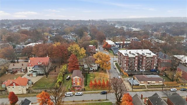 444 Gladstone Boulevard, Kansas City, MO 64124