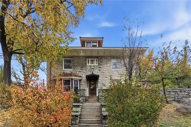 444 Gladstone Boulevard, Kansas City, MO 64124