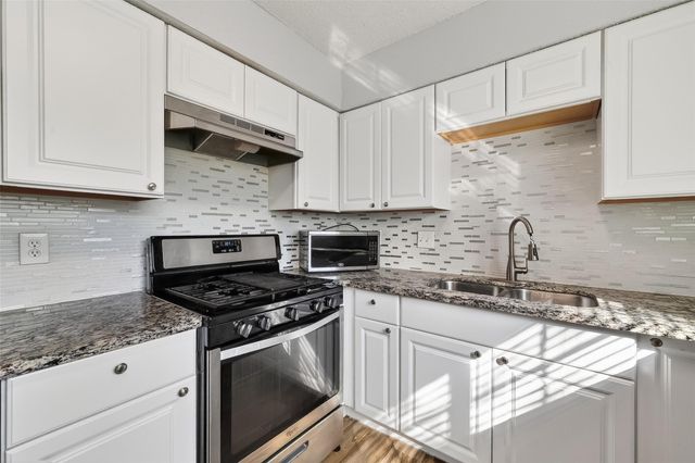 10738 Highland Woods Drive, Sugar Land, TX 77498