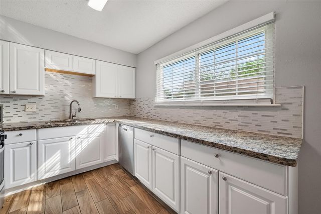 10738 Highland Woods Drive, Sugar Land, TX 77498