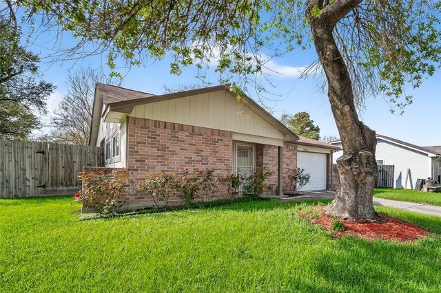 10738 Highland Woods Drive, Sugar Land, TX 77498