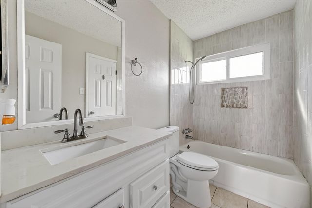 10738 Highland Woods Drive, Sugar Land, TX 77498