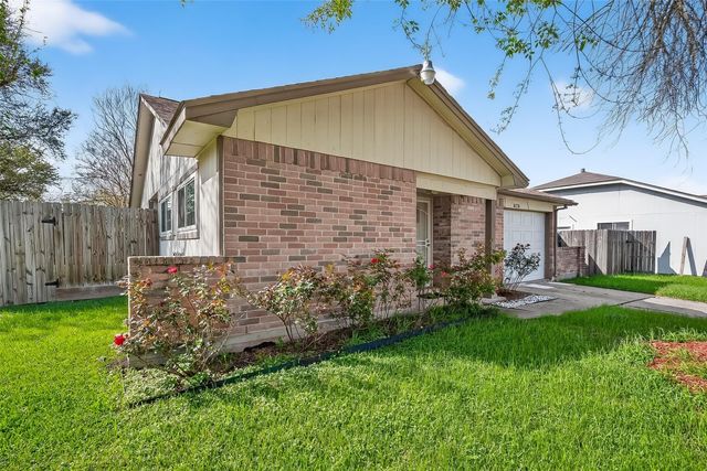 10738 Highland Woods Drive, Sugar Land, TX 77498