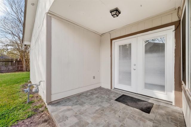 10738 Highland Woods Drive, Sugar Land, TX 77498