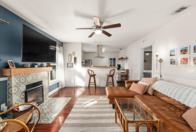 806 E LAMBRIGHT STREET, Tampa, FL 33604