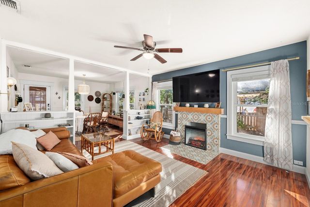 806 E LAMBRIGHT STREET, Tampa, FL 33604