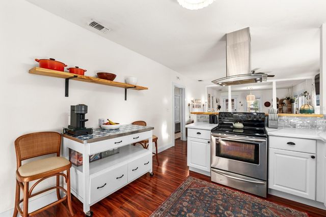 806 E LAMBRIGHT STREET, Tampa, FL 33604