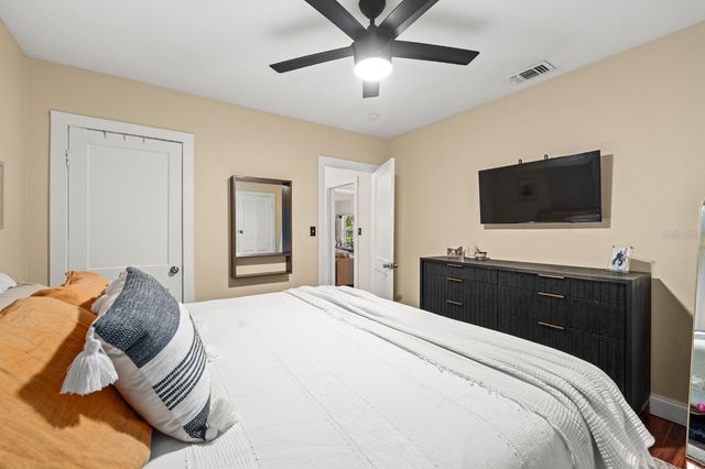 806 E LAMBRIGHT STREET, Tampa, FL 33604