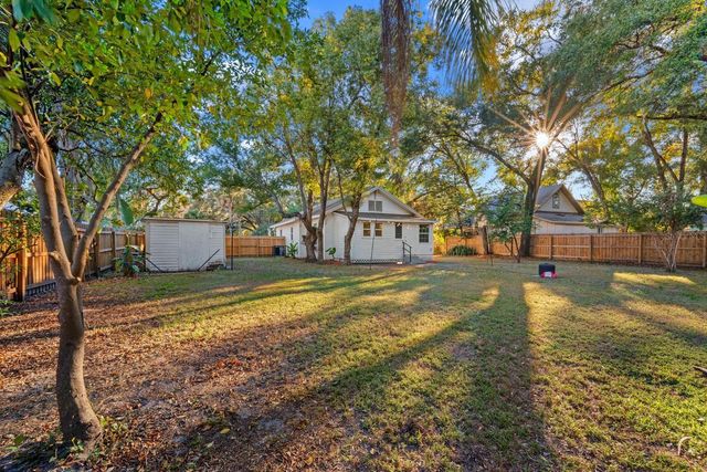 806 E LAMBRIGHT STREET, Tampa, FL 33604