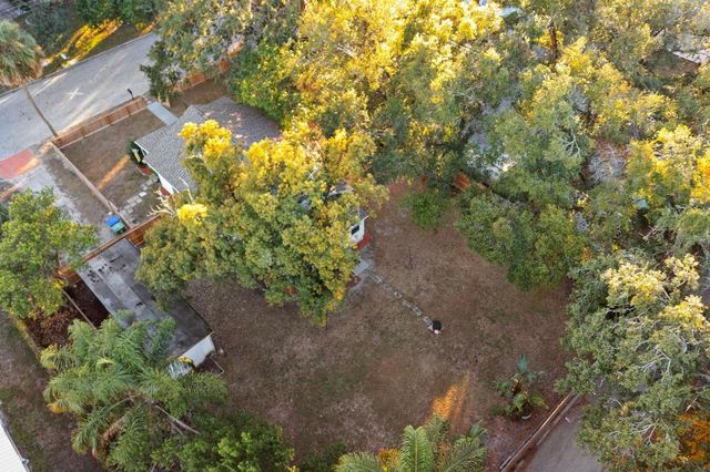 806 E LAMBRIGHT STREET, Tampa, FL 33604