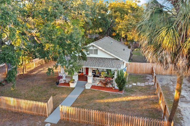 806 E LAMBRIGHT STREET, Tampa, FL 33604