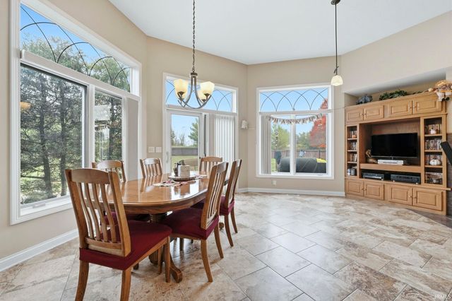 307 Laurelwood Lane, Kendallville, IN 46755