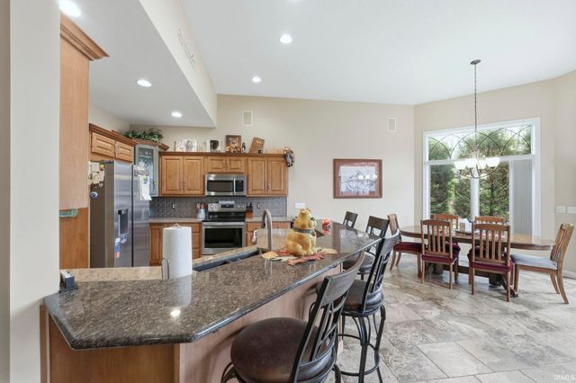 307 Laurelwood Lane, Kendallville, IN 46755