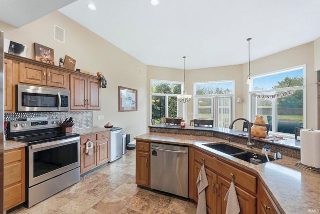 307 Laurelwood Lane, Kendallville, IN 46755