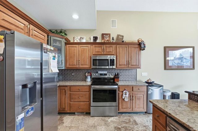 307 Laurelwood Lane, Kendallville, IN 46755