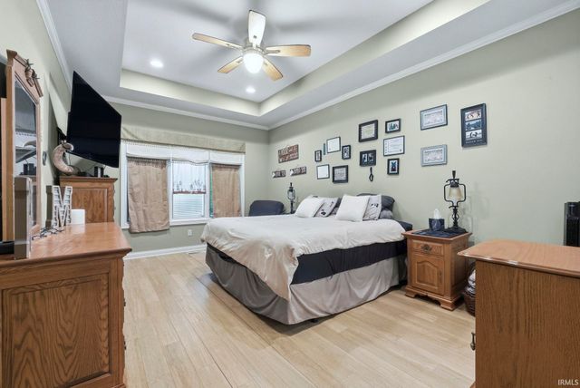 307 Laurelwood Lane, Kendallville, IN 46755