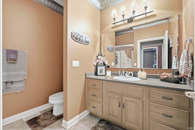 307 Laurelwood Lane, Kendallville, IN 46755