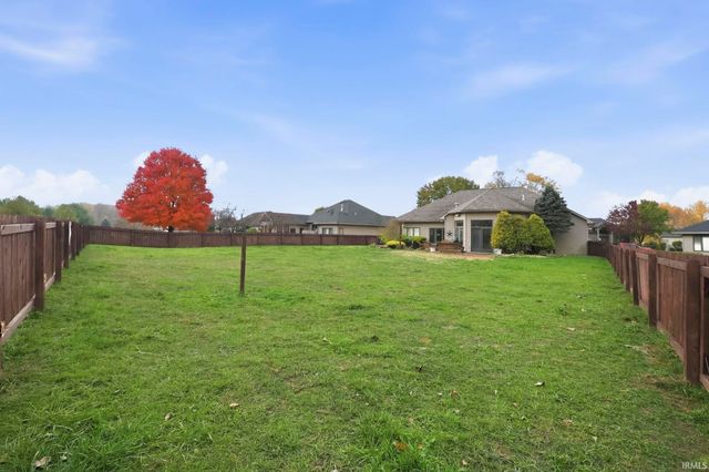 307 Laurelwood Lane, Kendallville, IN 46755