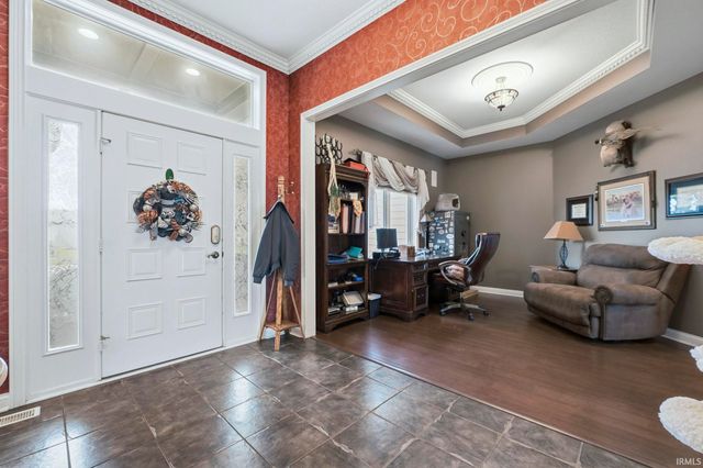 307 Laurelwood Lane, Kendallville, IN 46755