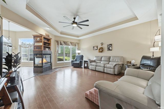 307 Laurelwood Lane, Kendallville, IN 46755