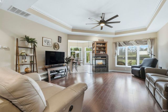 307 Laurelwood Lane, Kendallville, IN 46755