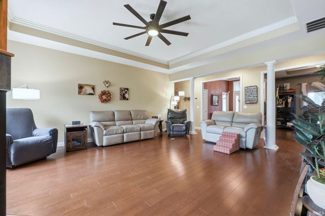 307 Laurelwood Lane, Kendallville, IN 46755