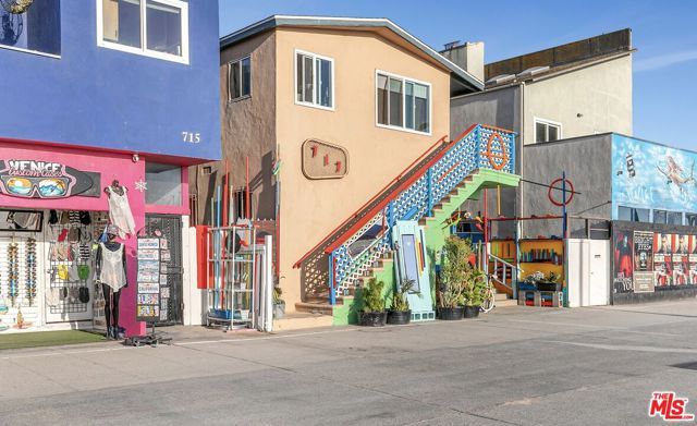 717 Ocean Front Walk C, Venice (los Angeles), CA 90291