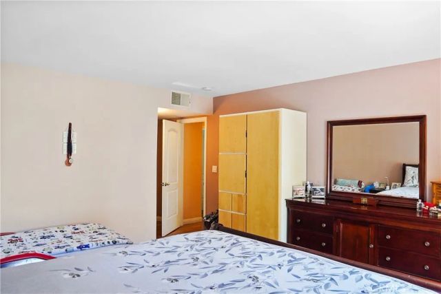 14239 Sherman Way 3, Van Nuys, CA 91405
