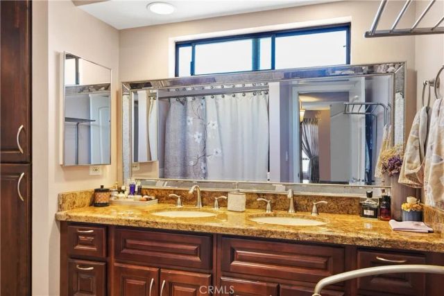 14239 Sherman Way 3, Van Nuys, CA 91405