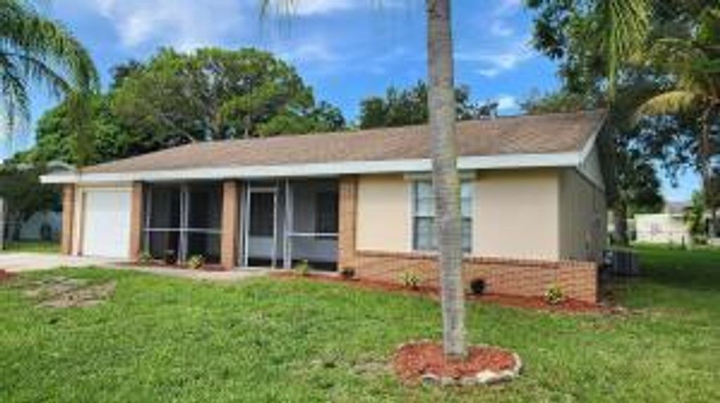 342 NE Surrey Street, Port St Lucie, FL 34983