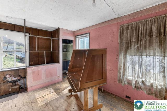 455 Morvale Road, Williams Twp, PA 18042