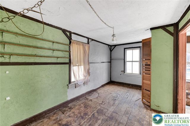 455 Morvale Road, Williams Twp, PA 18042