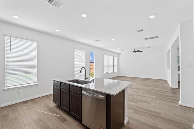 2847 Icarus Drive, Fresno, TX 77545