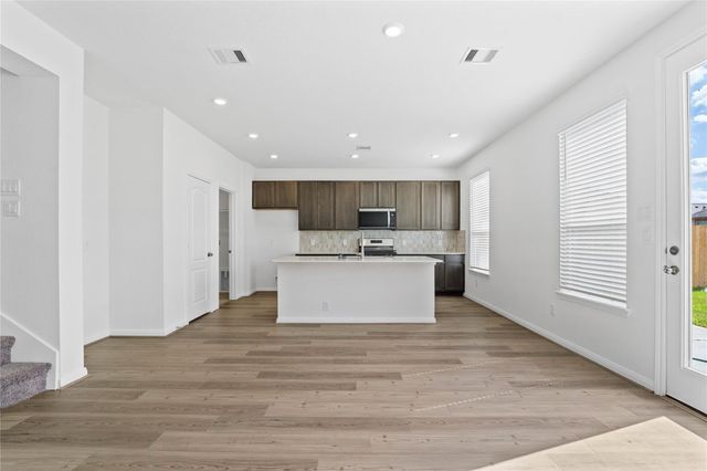 2847 Icarus Drive, Fresno, TX 77545