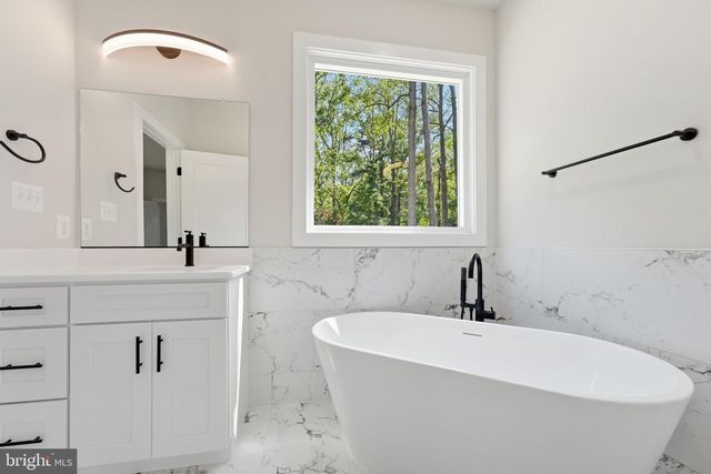 60 SWEETBRIAR LN, Montross, VA 22520